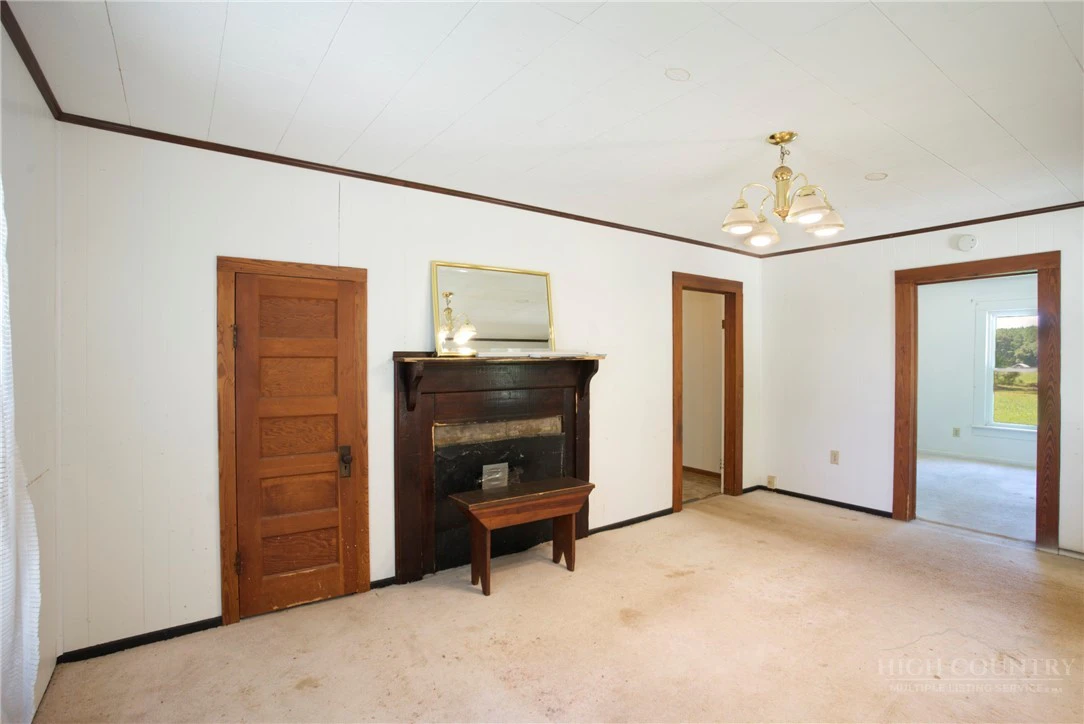 Image number 7 for the current listing