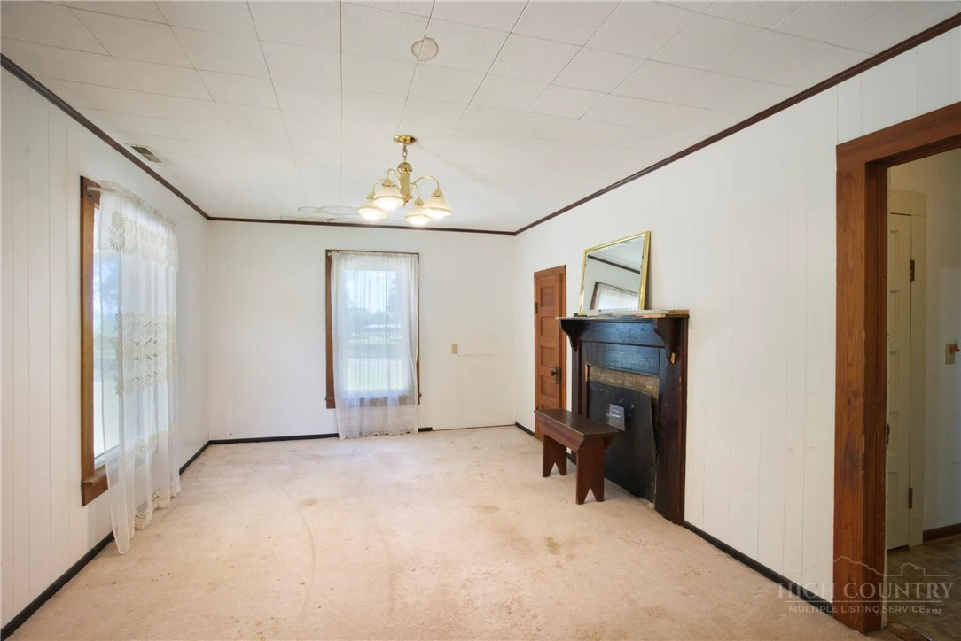Image number 9 for the current listing