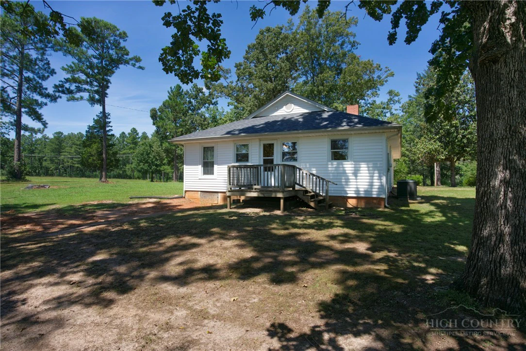 Image number 17 for the current listing