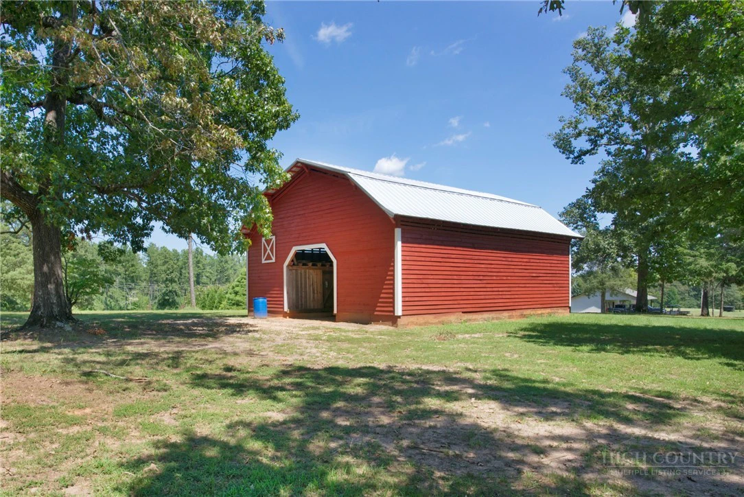 Image number 19 for the current listing