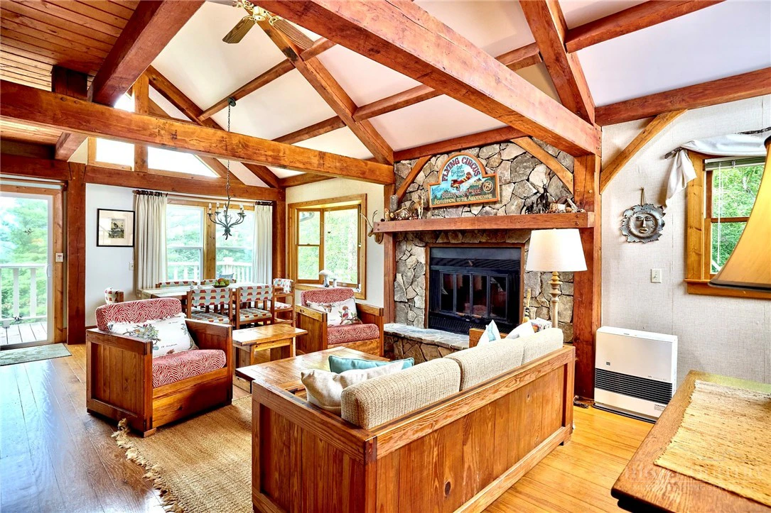 Image number 7 for the current listing