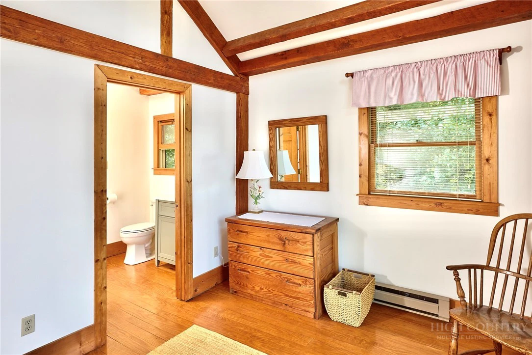Image number 21 for the current listing