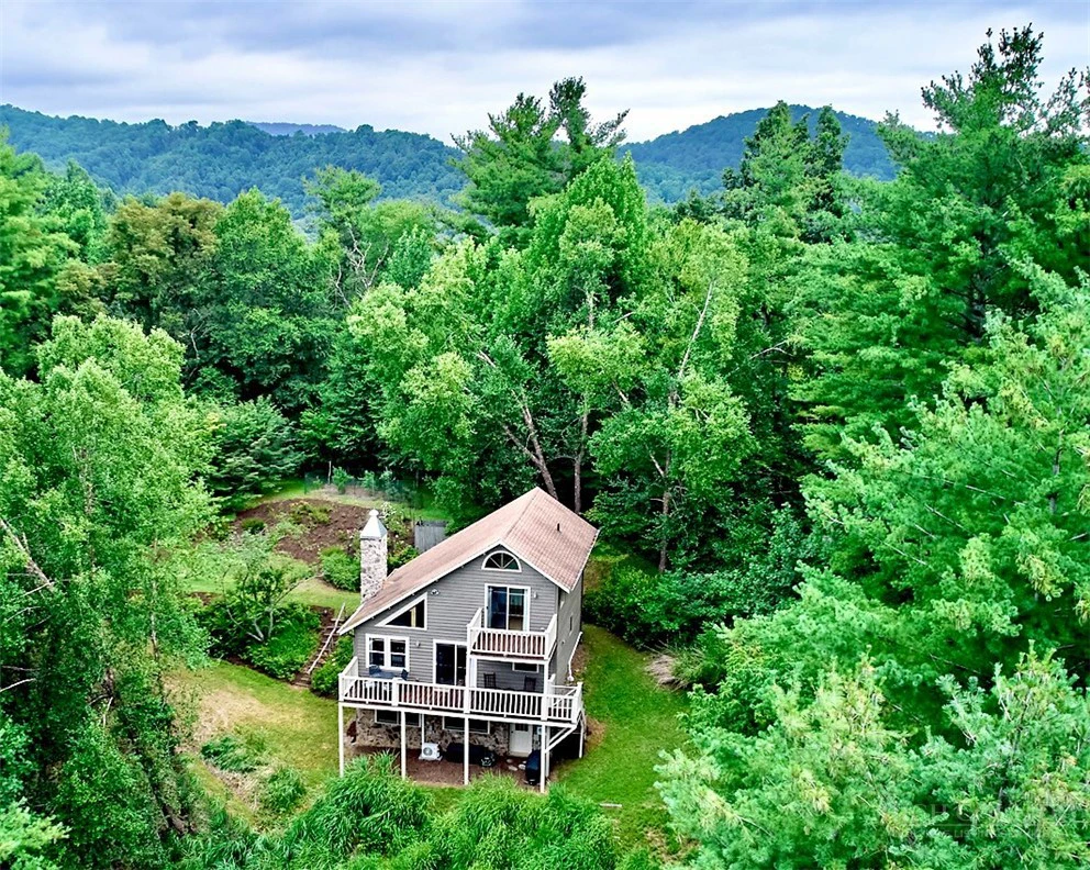 Image number 1 for the current listing
