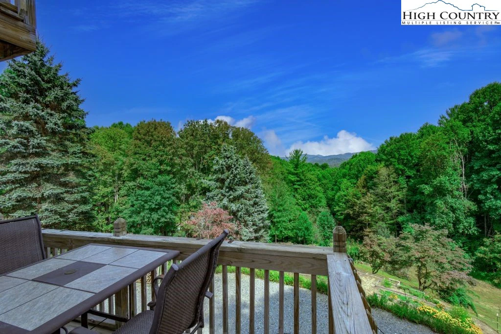 Image number 11 for the current listing