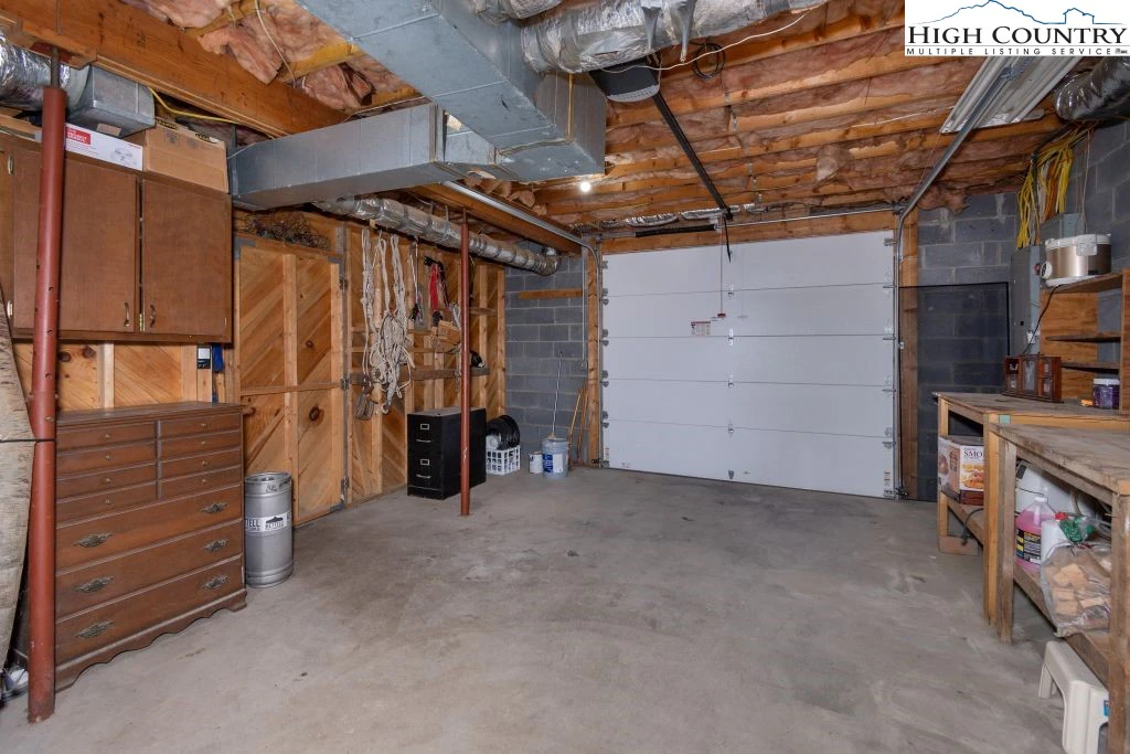 Image number 15 for the current listing