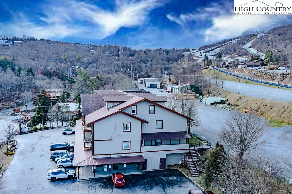 Image number 4 for the current listing