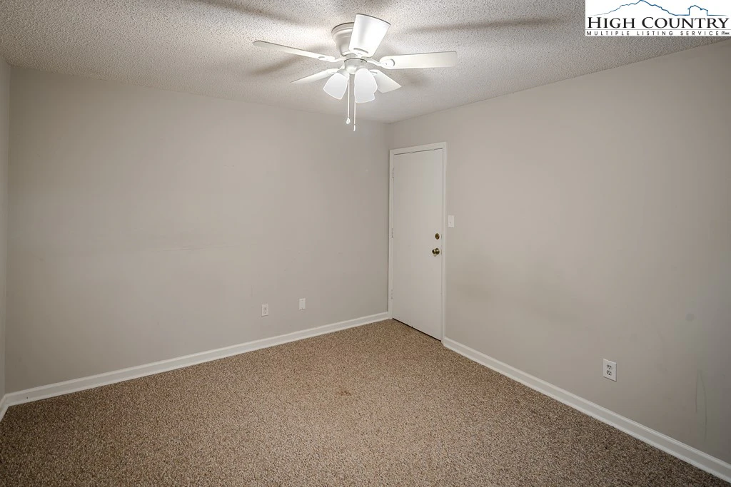 Image number 12 for the current listing