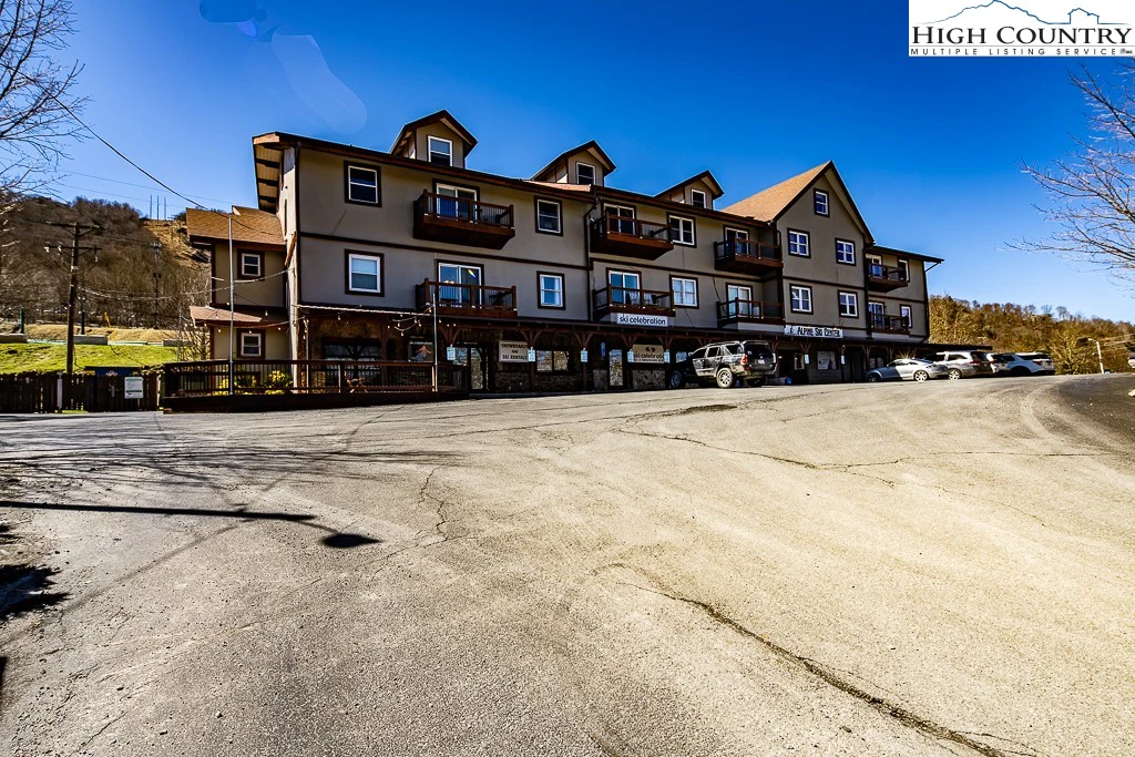 Image number 9 for the current listing