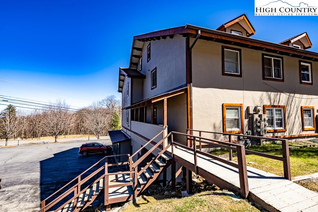 Image number 7 for the current listing