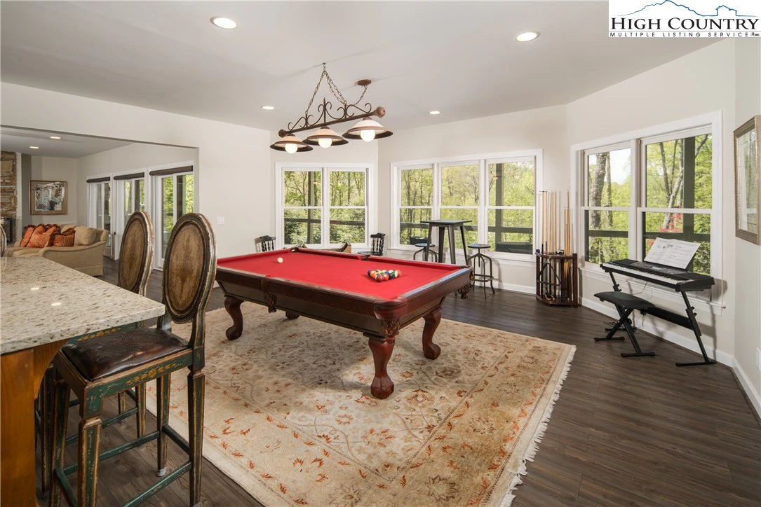 Image number 3 for the current listing