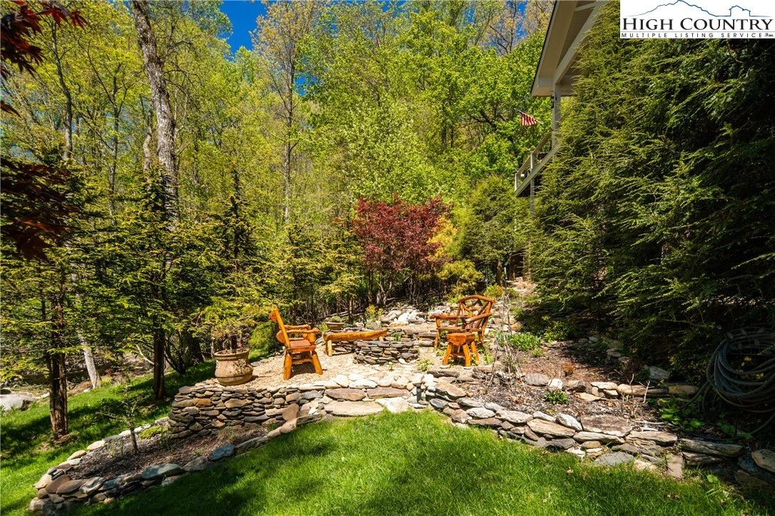 Image number 19 for the current listing