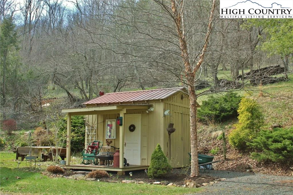 Image number 7 for the current listing