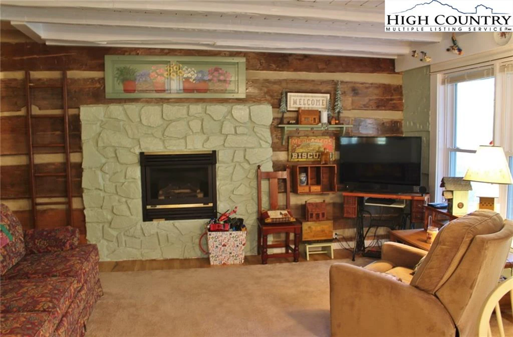 Image number 16 for the current listing