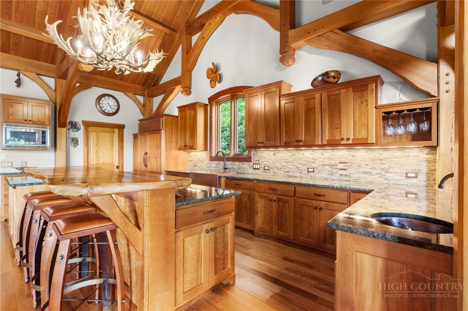 Image number 9 for the current listing
