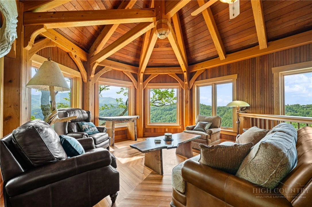Image number 12 for the current listing