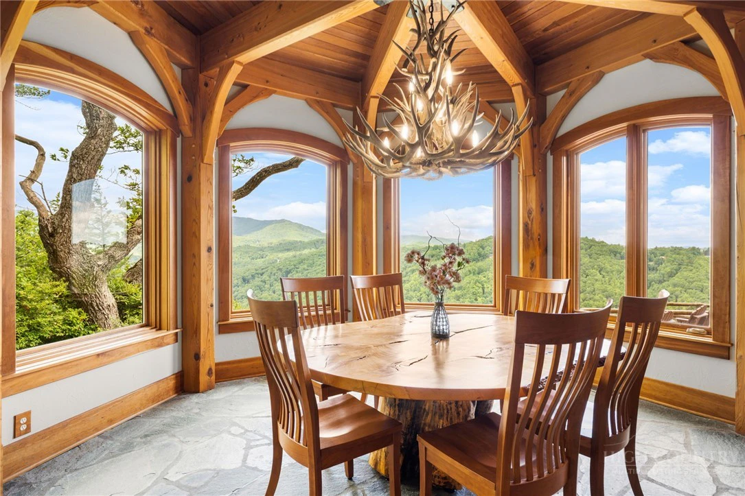 Image number 10 for the current listing