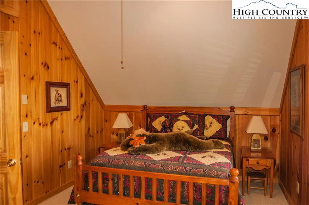 Image number 11 for the current listing