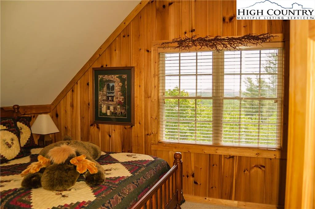 Image number 3 for the current listing