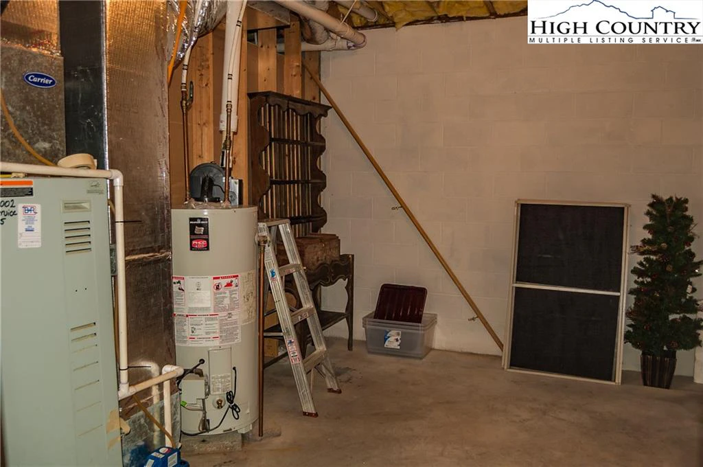 Image number 14 for the current listing