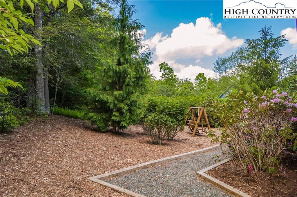 Image number 18 for the current listing