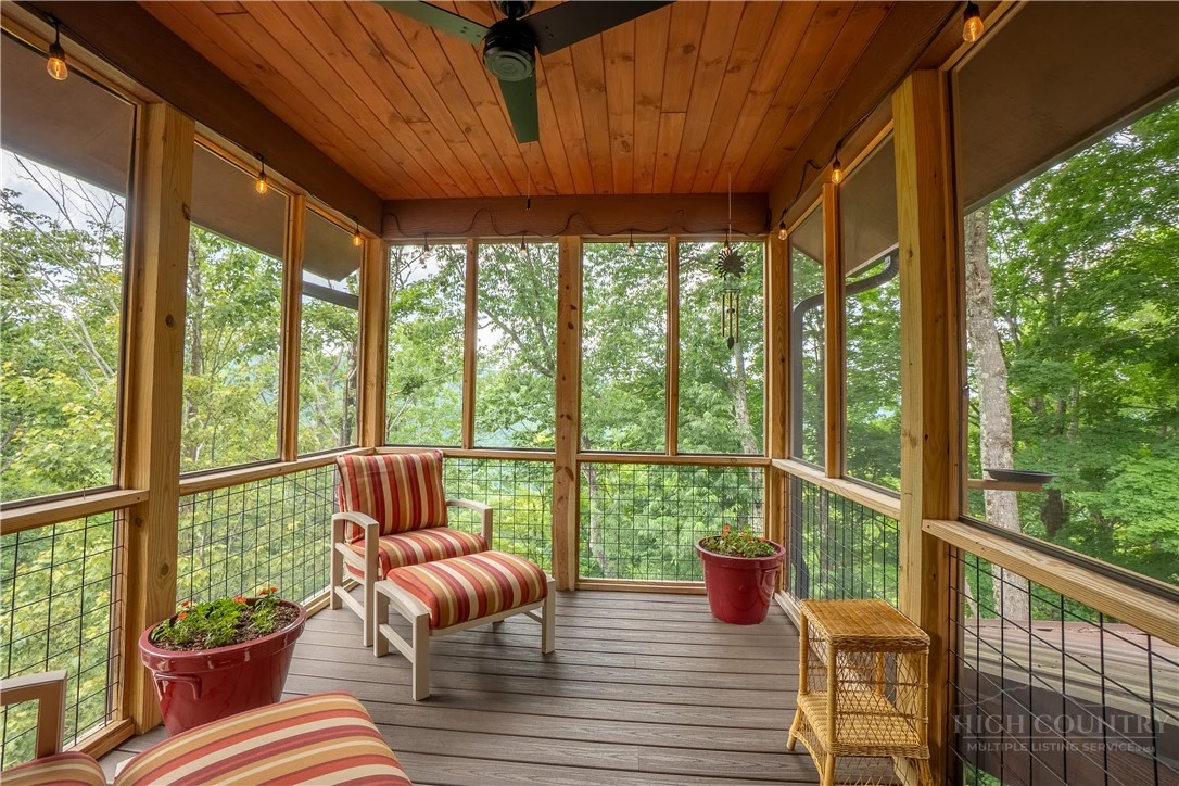 Image number 20 for the current listing