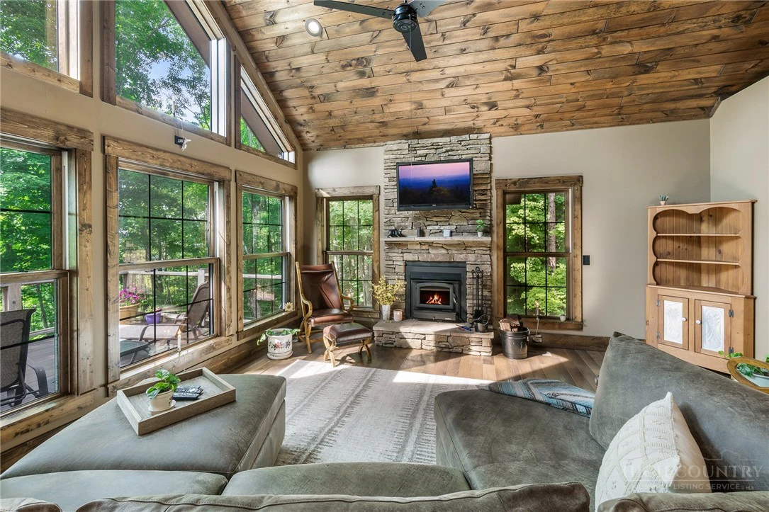 Image number 5 for the current listing