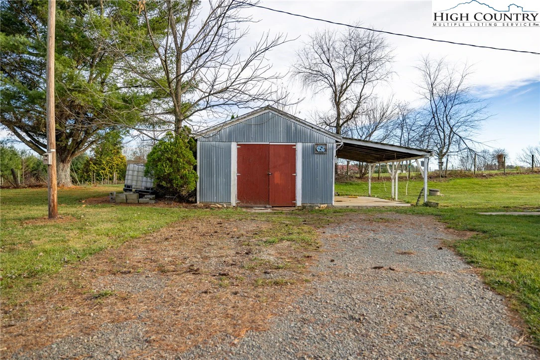 Image number 14 for the current listing
