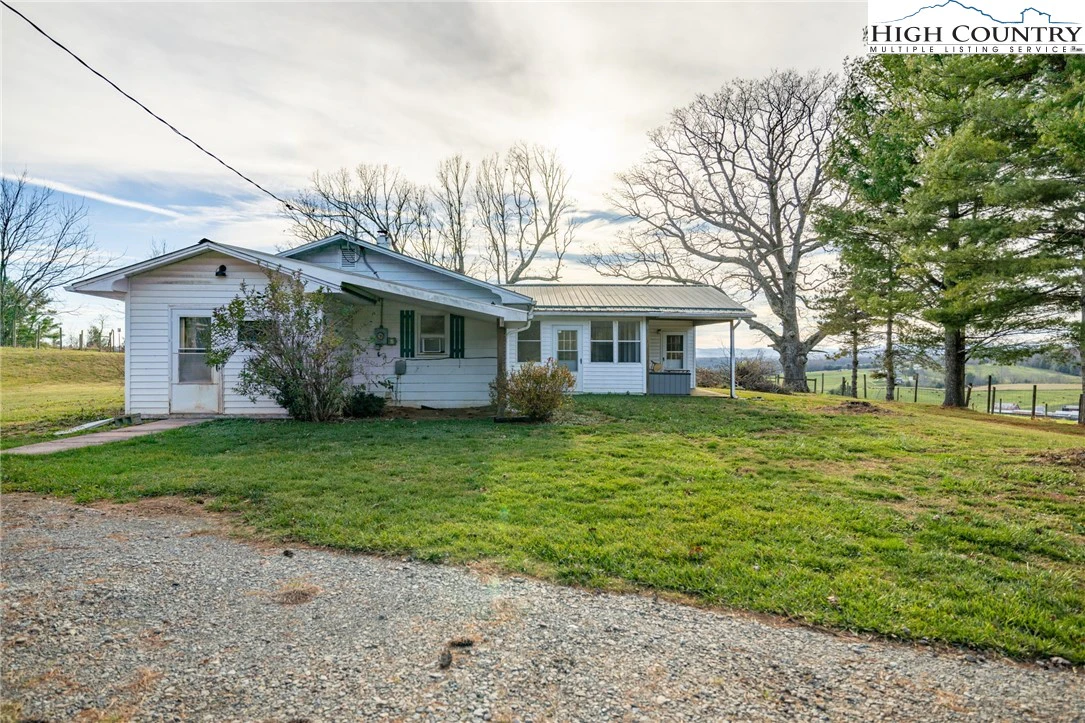 Image number 4 for the current listing