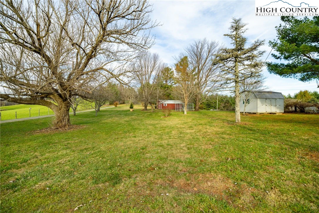 Image number 19 for the current listing