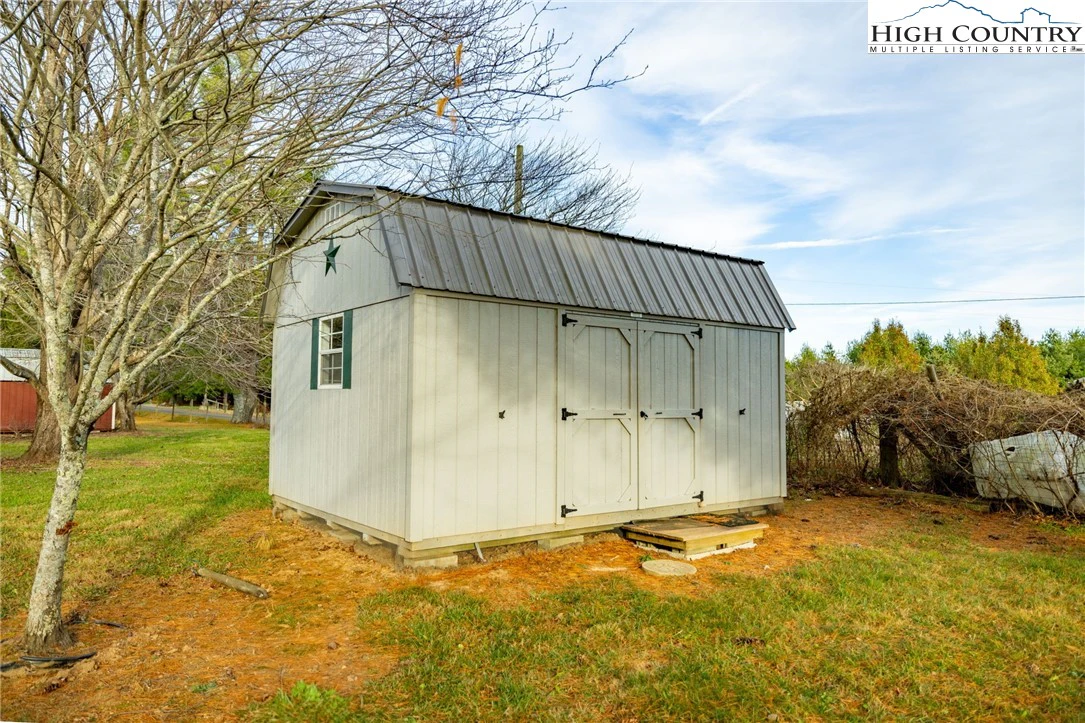 Image number 2 for the current listing