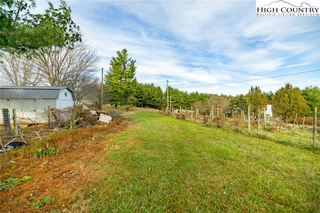 Image number 3 for the current listing