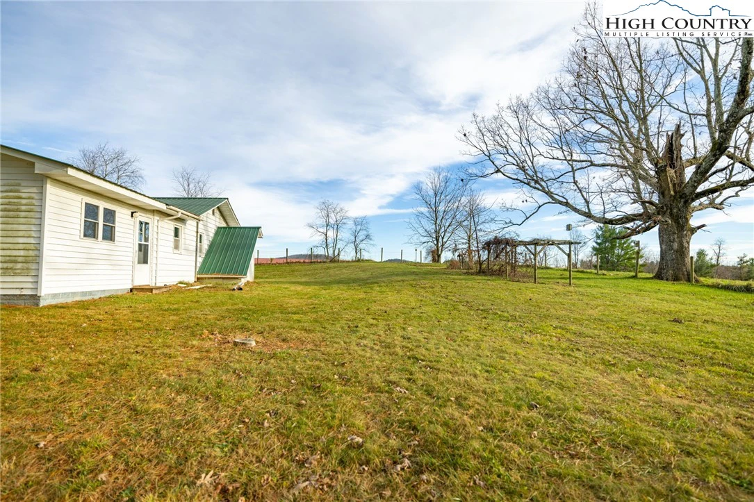 Image number 11 for the current listing