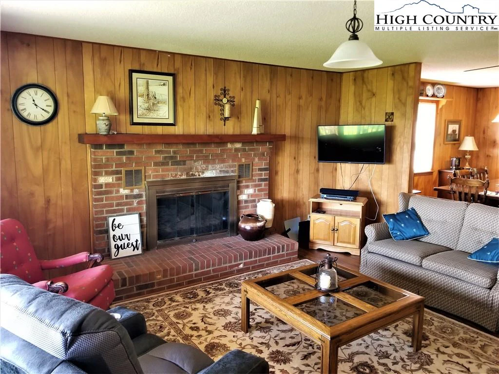 Image number 22 for the current listing
