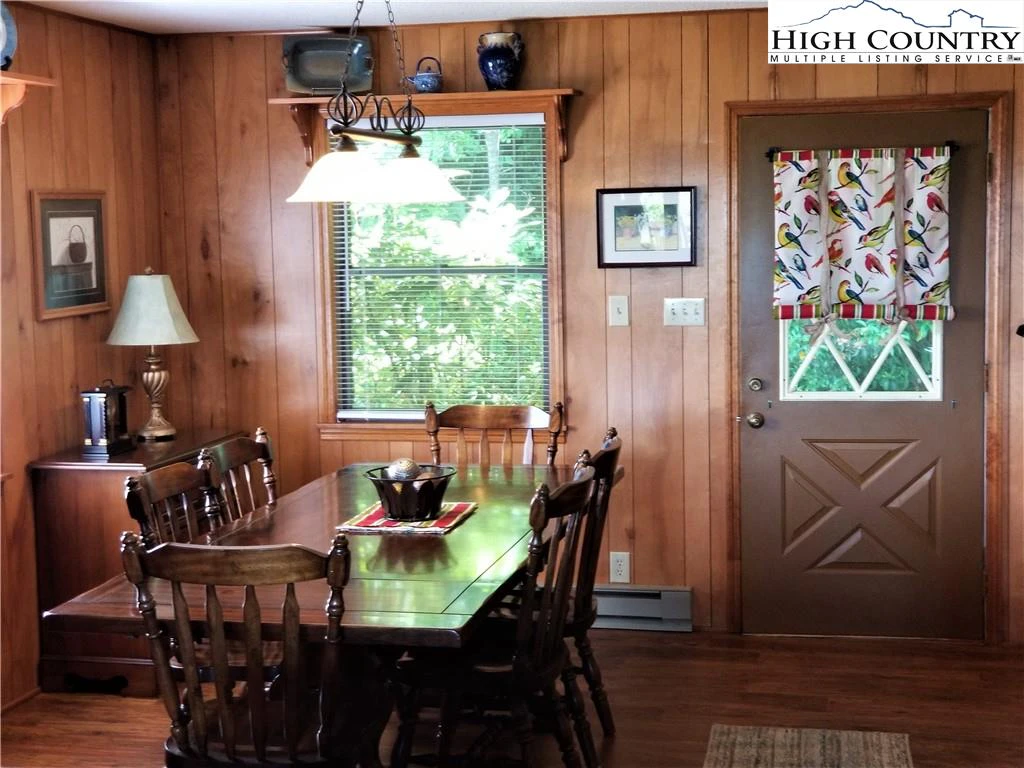 Image number 18 for the current listing