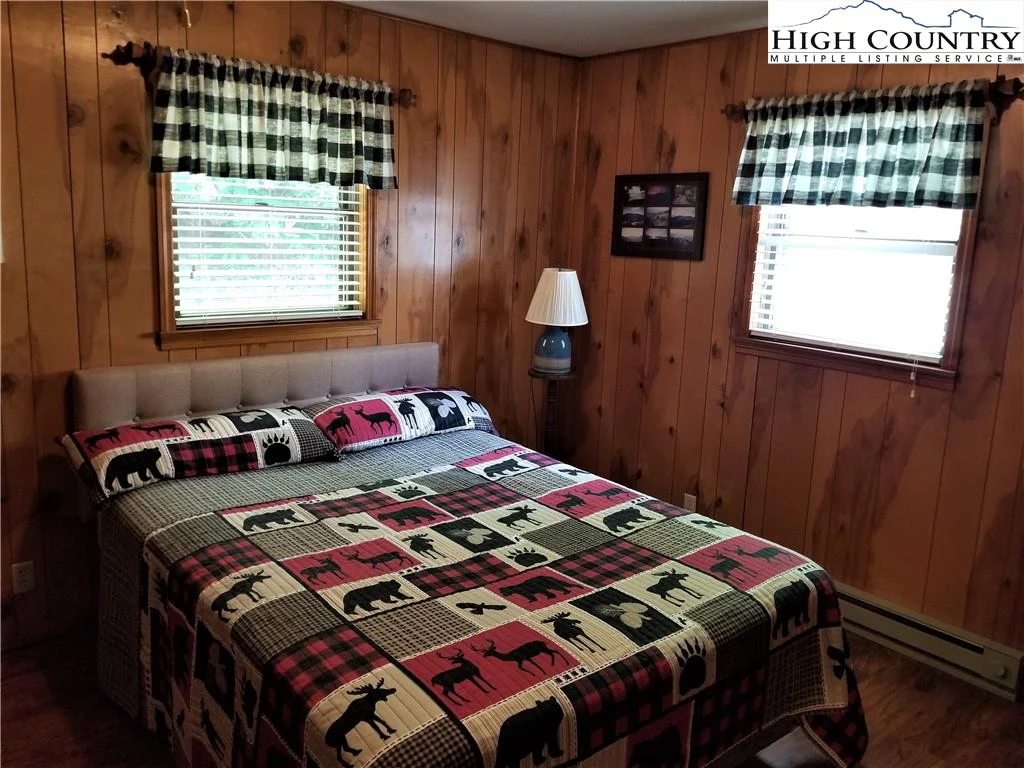 Image number 13 for the current listing
