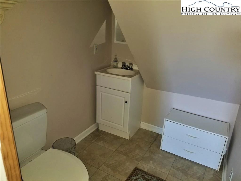 Image number 6 for the current listing