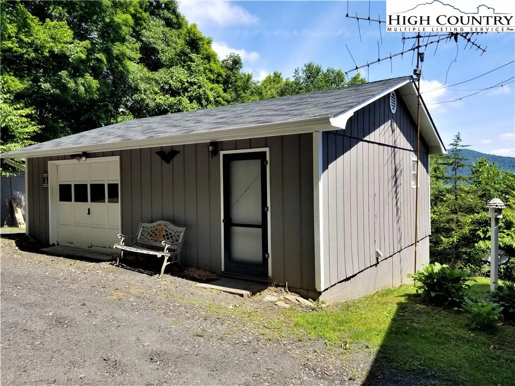 Image number 5 for the current listing