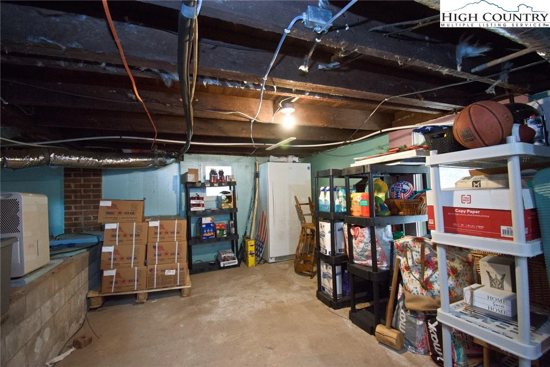 Image number 7 for the current listing