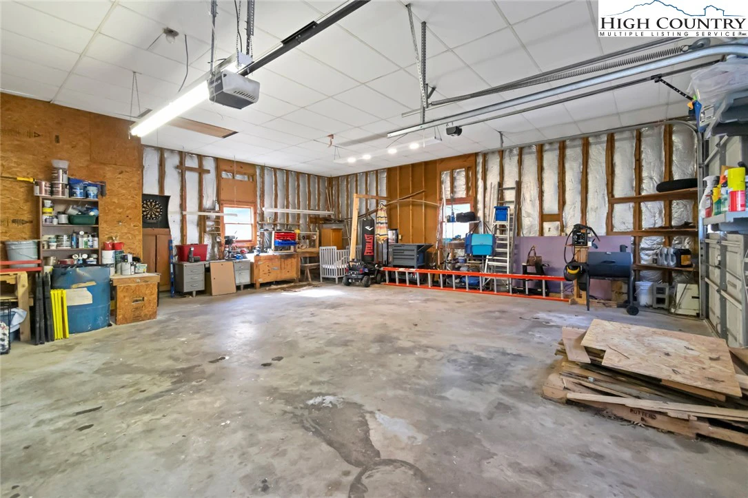 Image number 11 for the current listing