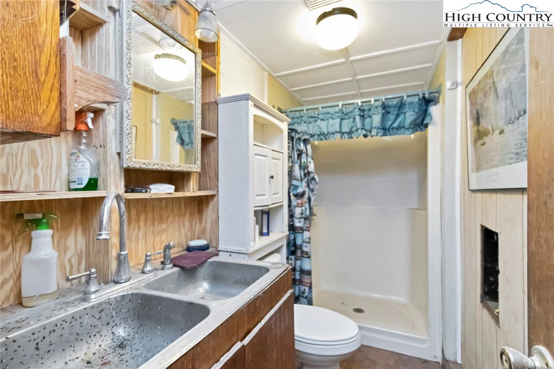Image number 2 for the current listing