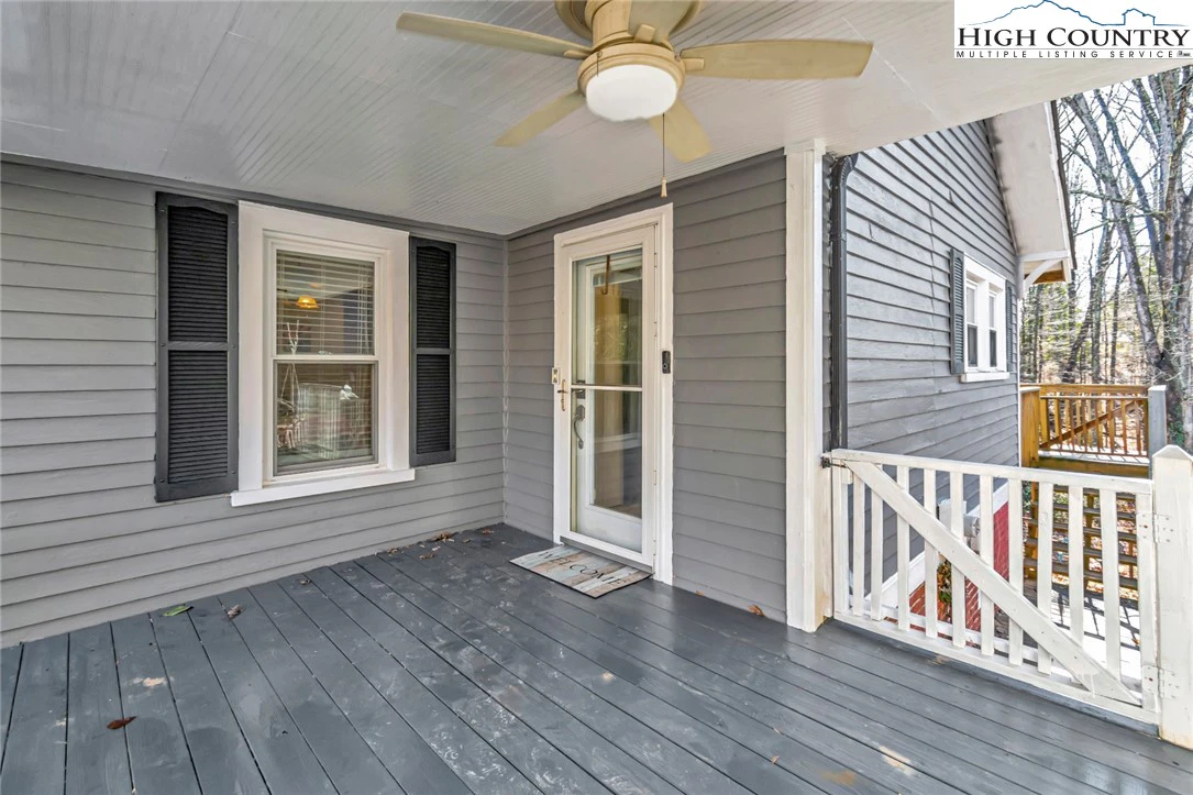 Image number 3 for the current listing