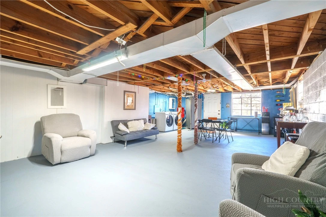 Image number 2 for the current listing