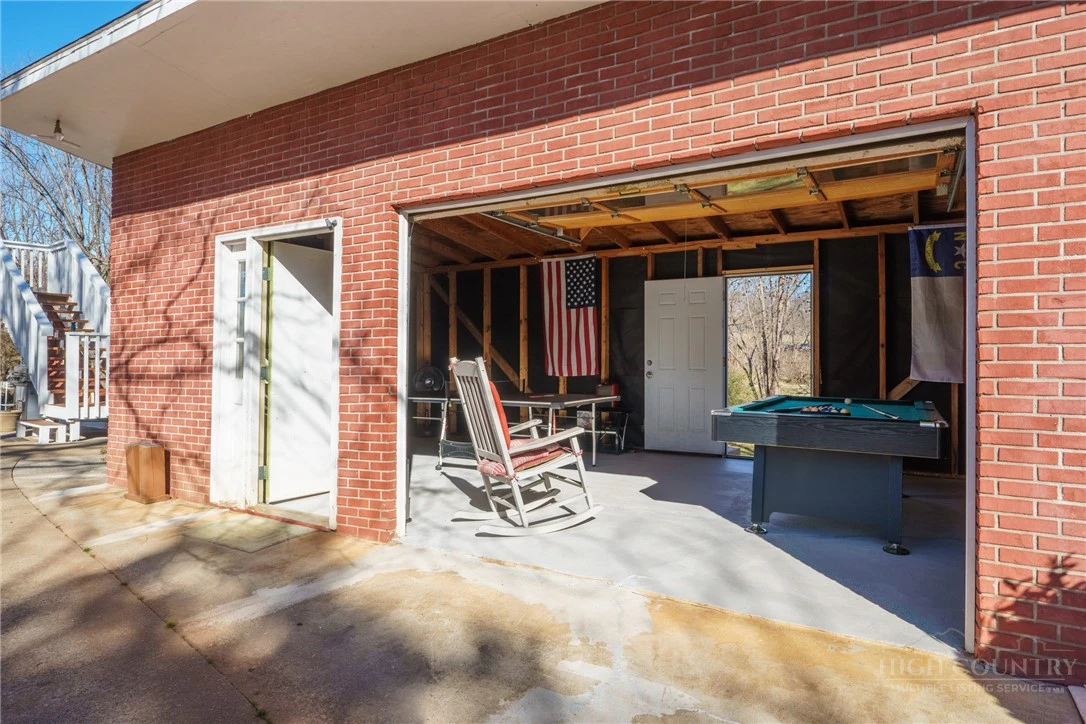 Image number 21 for the current listing