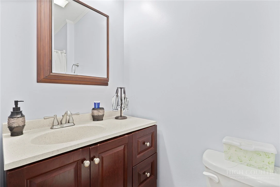 Image number 10 for the current listing
