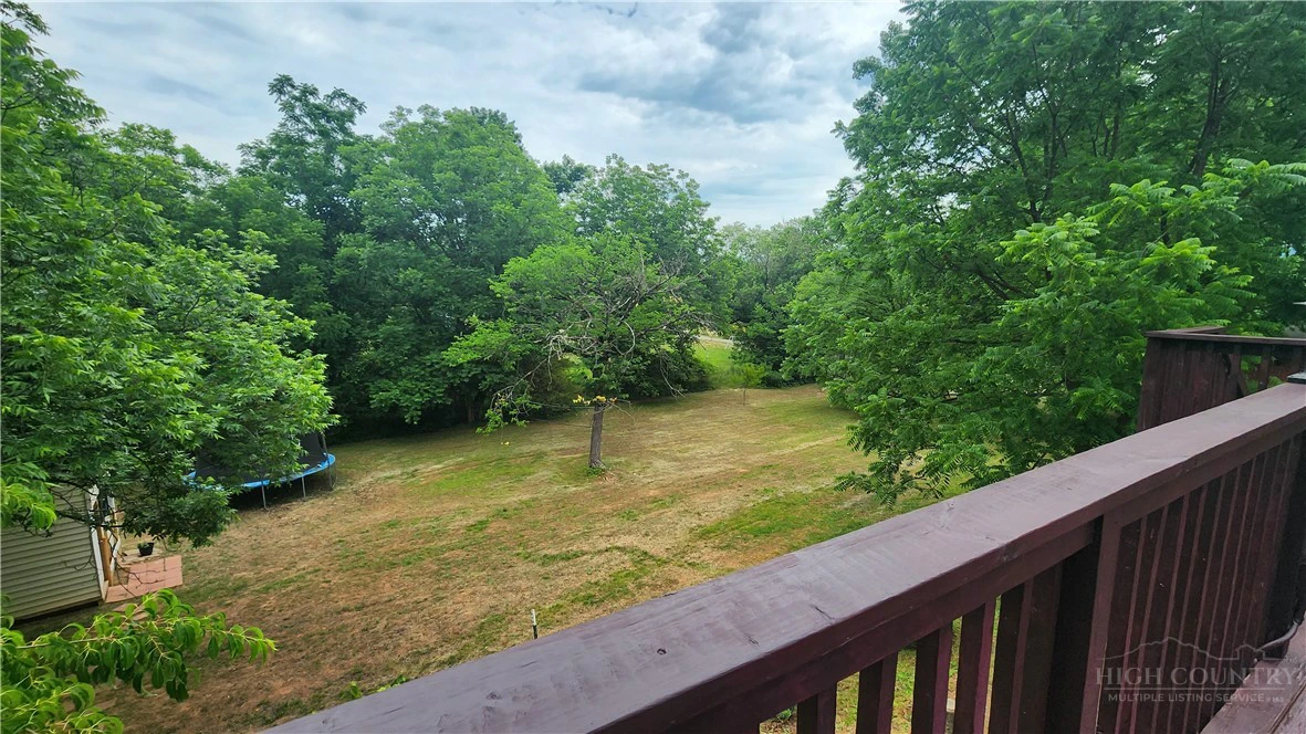 Image number 18 for the current listing