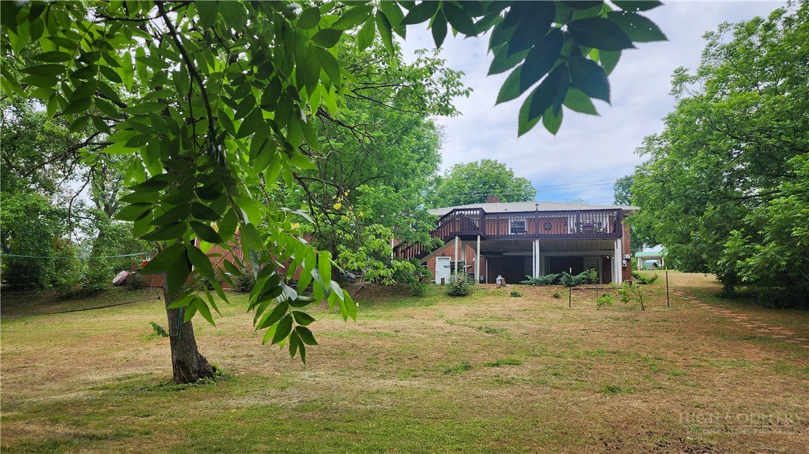 Image number 15 for the current listing