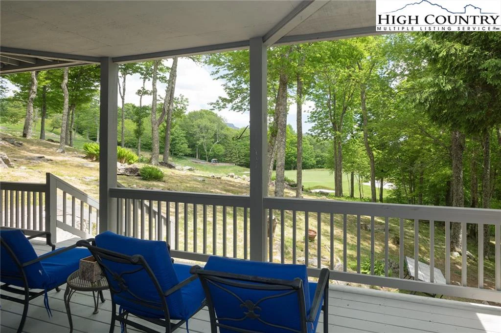 Image number 3 for the current listing