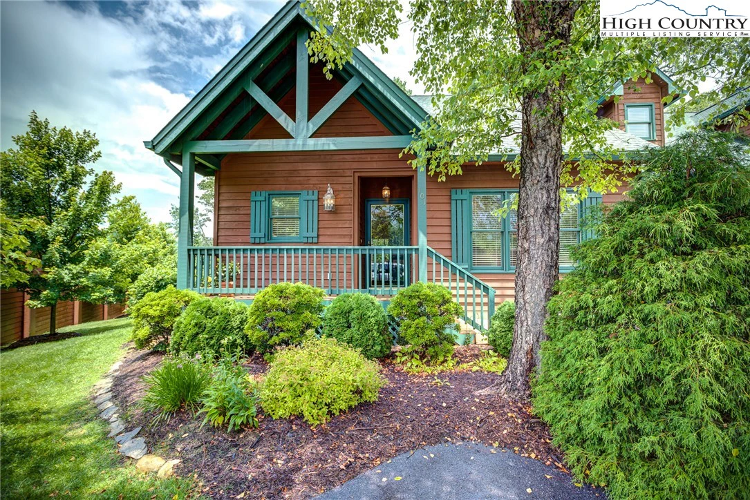 Image number 1 for the current listing