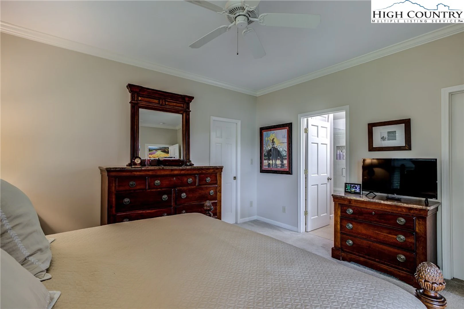 Image number 3 for the current listing