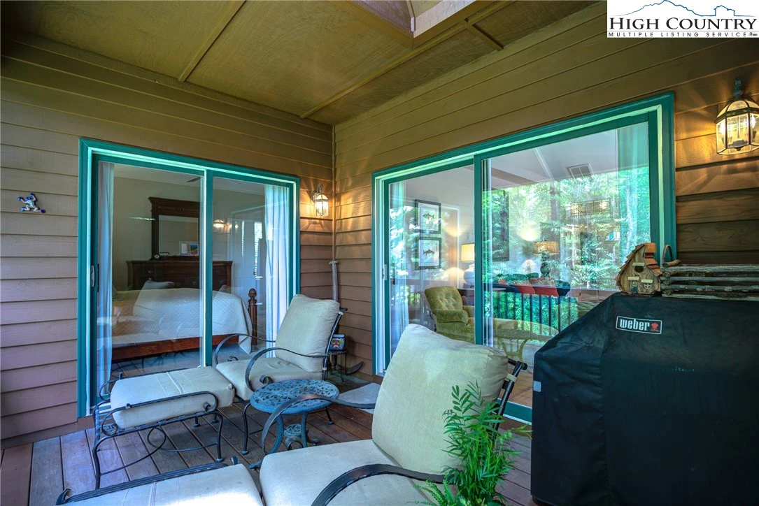 Image number 8 for the current listing